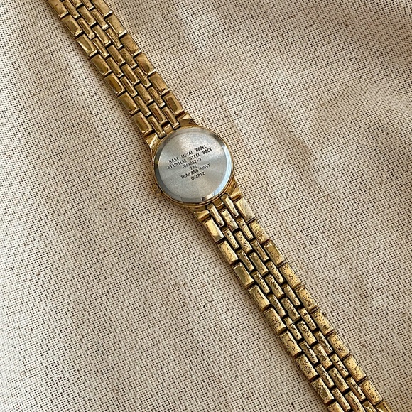 Minimalist Anne Klein Vintage 90's Gold Tone Date Dial - Picture 5 of 7
